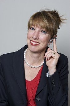 �Ϻ�������ѧ����ȫ��͸�ӣ�ͨ���山�Ķ�ľ������У����